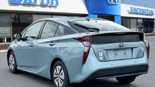 2018 toyota prius one