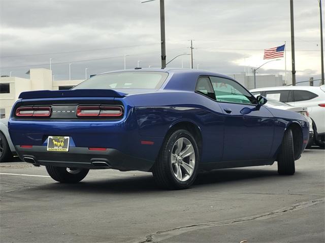 2021 dodge challenger sxt