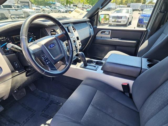 2017 ford expedition xlt