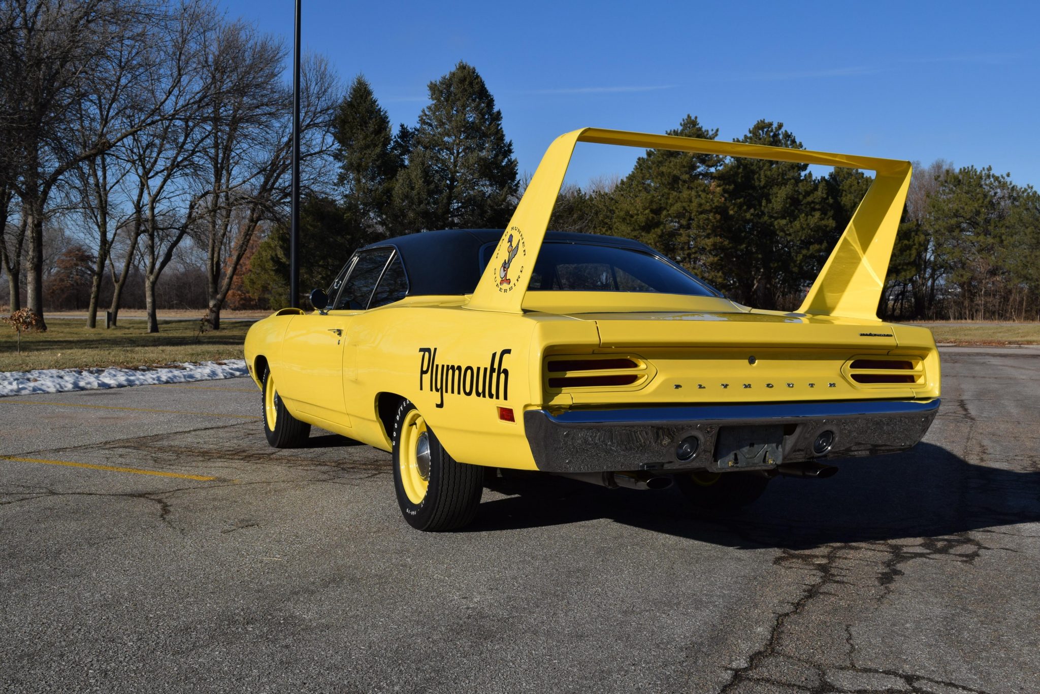 1970 plymouth superbird 440+6 4-speed