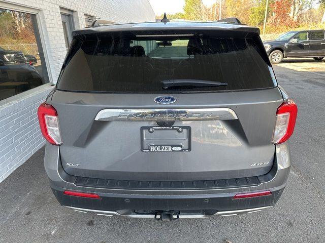 2021 ford explorer xlt