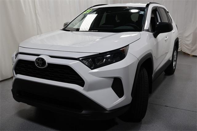 2021 toyota rav4 le