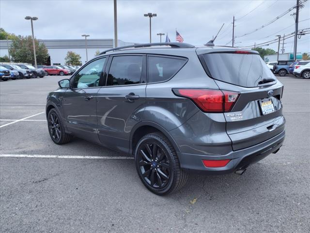 2019 ford escape se