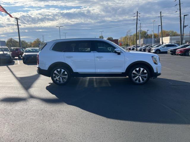 2022 kia telluride s