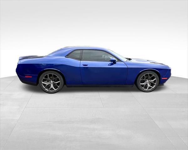 2018 dodge challenger sxt