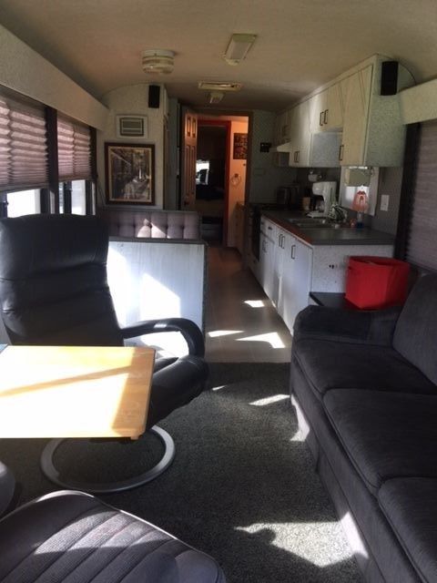 **no reserve** eagle bus conversion with series 60 engine 500 hp