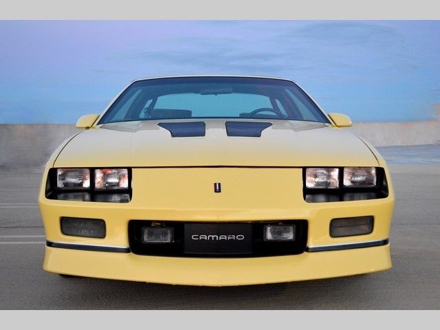 1986 chevrolet camaro iroc z28 automatic 2-door hatchback