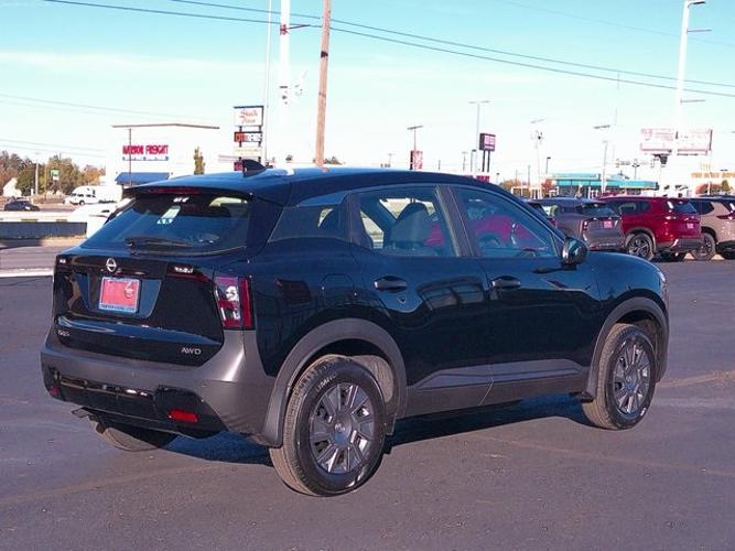 new 2025 nissan kicks s