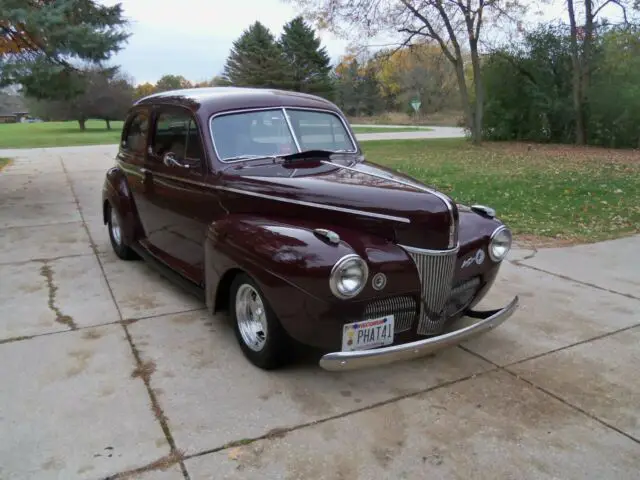 1941 ford deluxe 2 door sedan