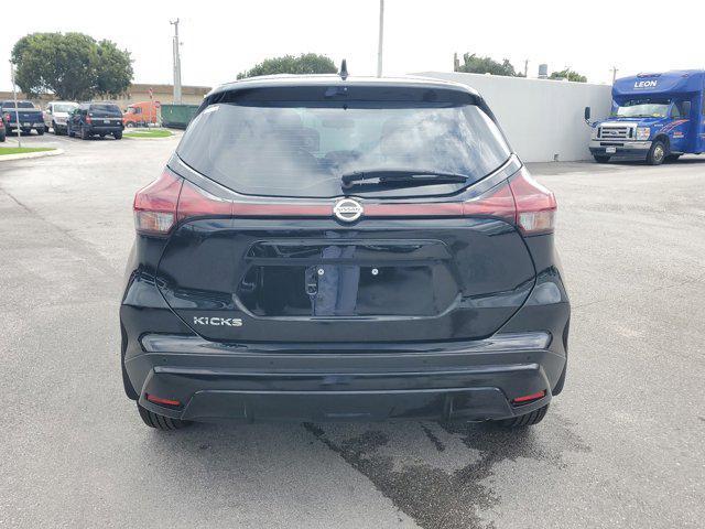 2021 nissan kicks s