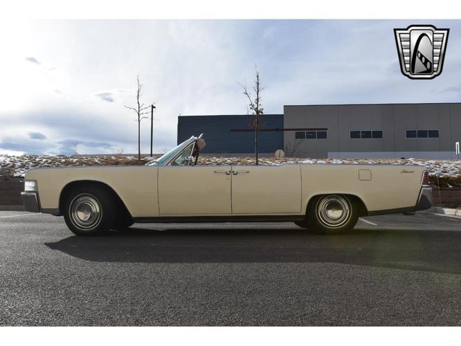 1965 lincoln continental in o'fallon, illinois