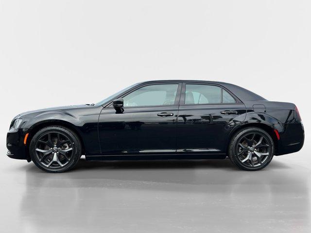 2022 chrysler 300 s
