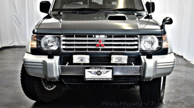 4x4.. left hand drive...5 speed manual...2.8l turbodiesel i4 low miles 4 dr suv
