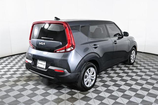 2022 kia soul lx
