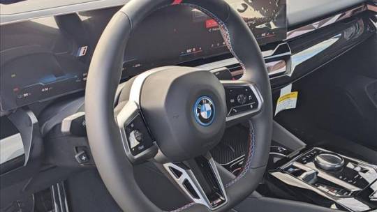2024 BMW i5