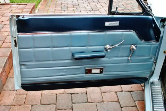 bucket seats & rare center console dual exhaust must see no reserve