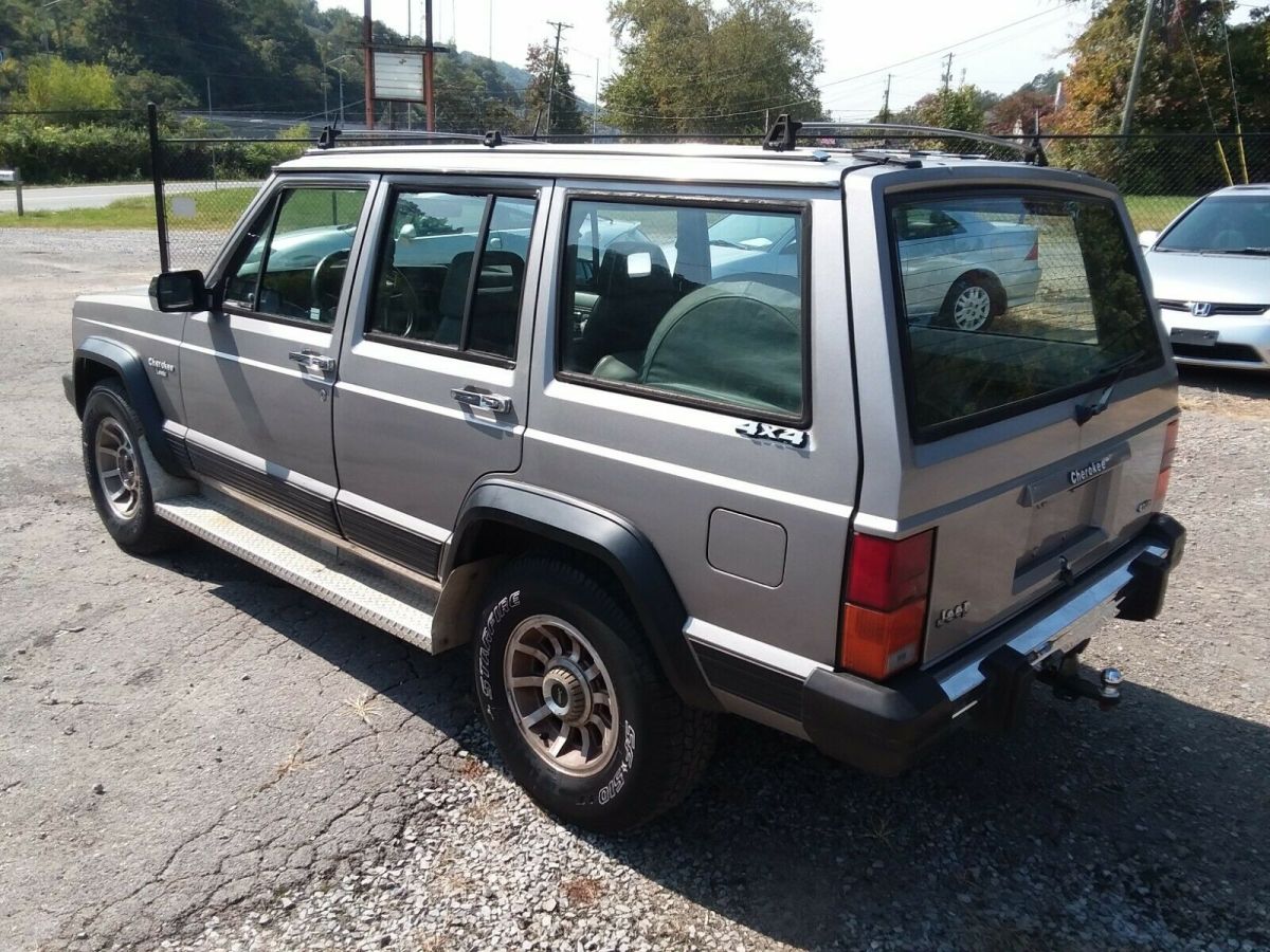 1988 jeep cherokee laredo 4x4 - 4.0 liter engine. 1 owner; north carolina jeep