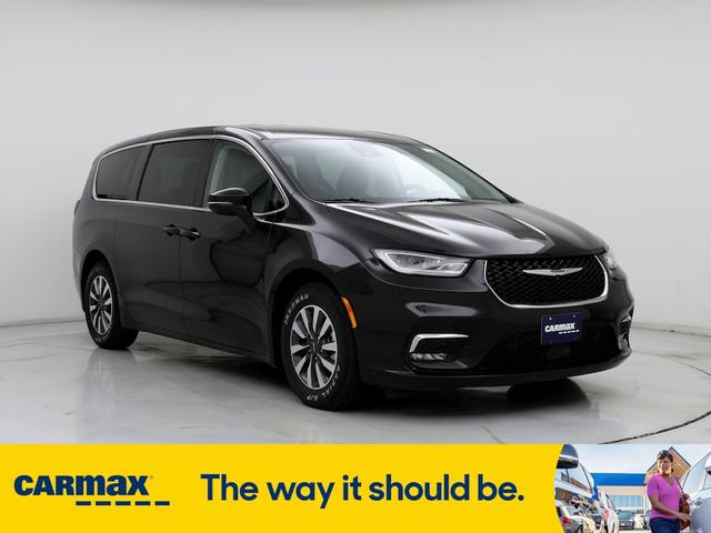 2022 chrysler pacifica hybrid touring l