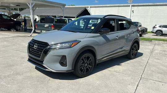 2022 nissan kicks sr