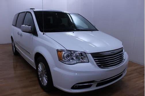 2015 chrysler town & country limited in wyoming, michigan