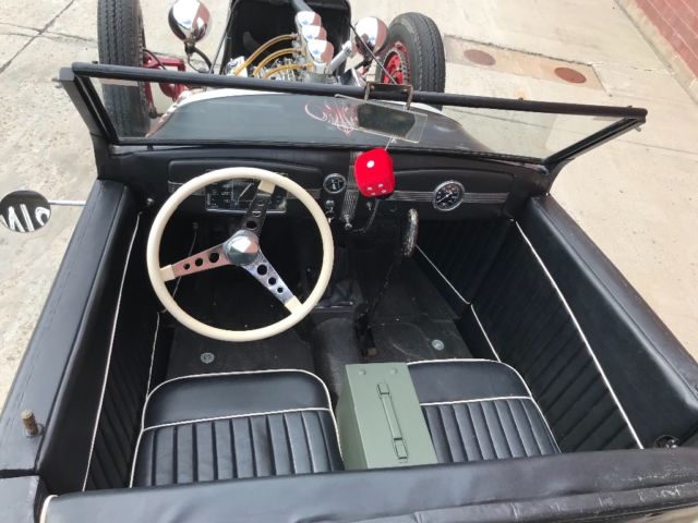 traditional old school 1950's style hot rod/ rat rod cali pro built machine
