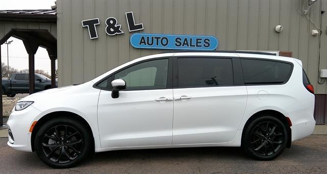 2023 chrysler pacifica touring l