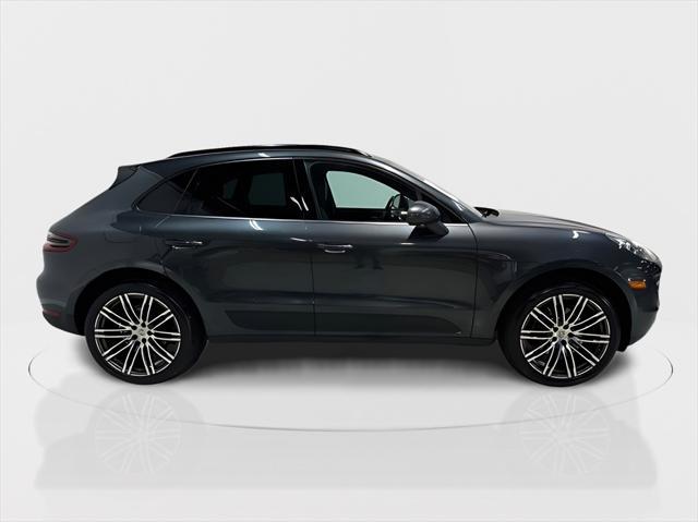 2017 porsche macan base