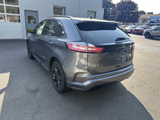 2022 ford edge se