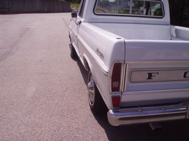 1969 ford f-100 390 v8 3 speed manual new paint runs and drives good nice truck