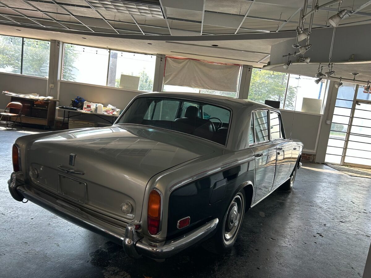 selling with no reserve 1971 rolls royce silver spur 93k