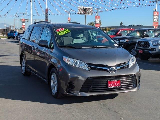 2020 toyota sienna le