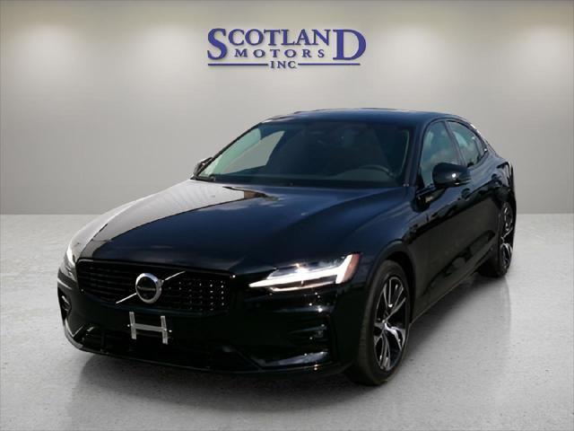 2024 volvo s60 b5 plus dark theme