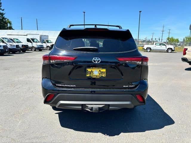 2021 toyota highlander xle in cottage grove, oregon