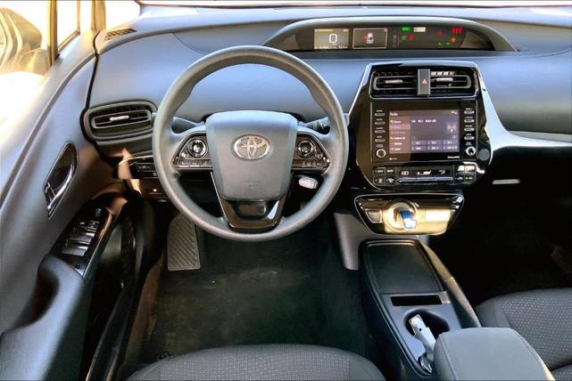 2022 toyota prius le