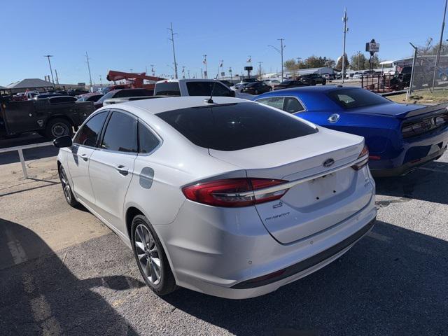 2017 ford fusion se