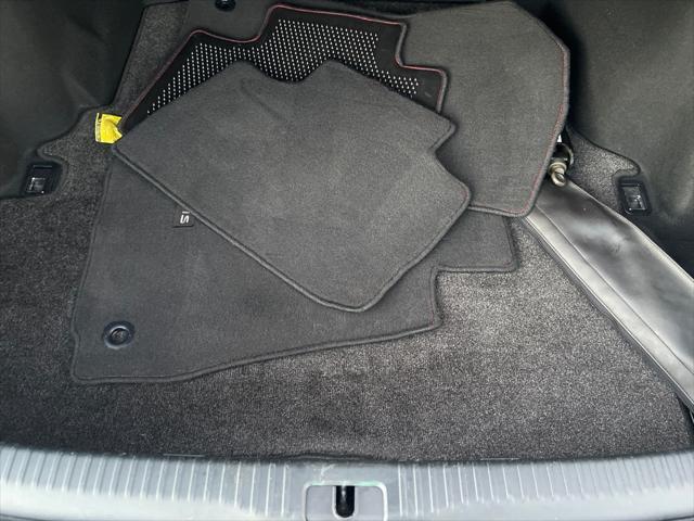 2016 lexus is 200t base