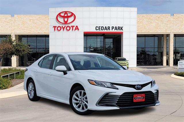 2024 toyota camry le