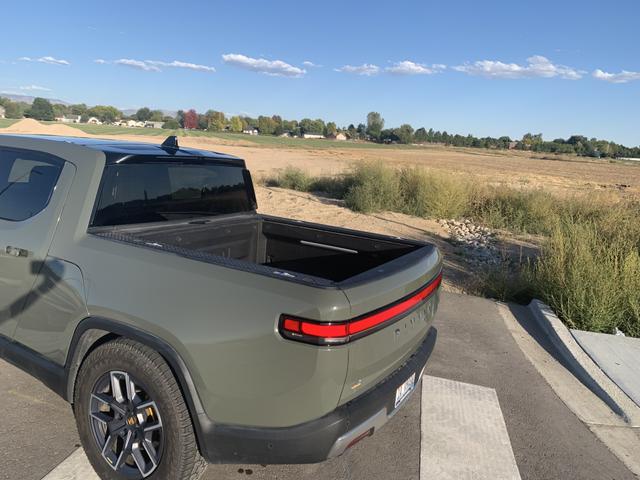 2022 rivian r1t launch edition