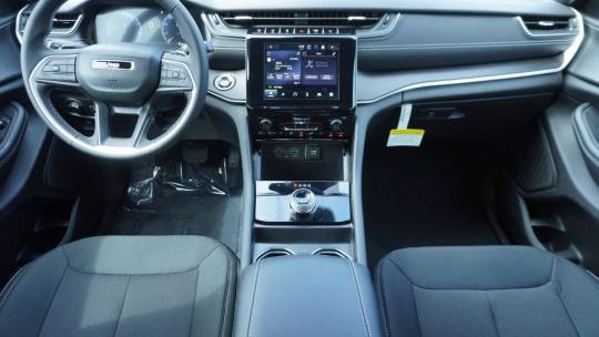 2024 Jeep Grand Cherokee laredo x