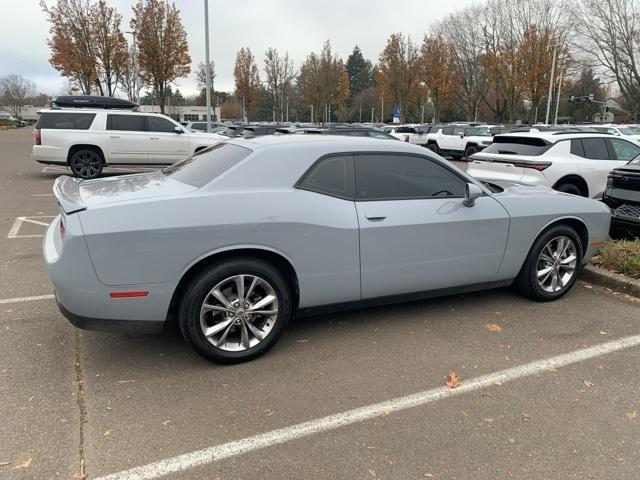 2021 dodge challenger sxt