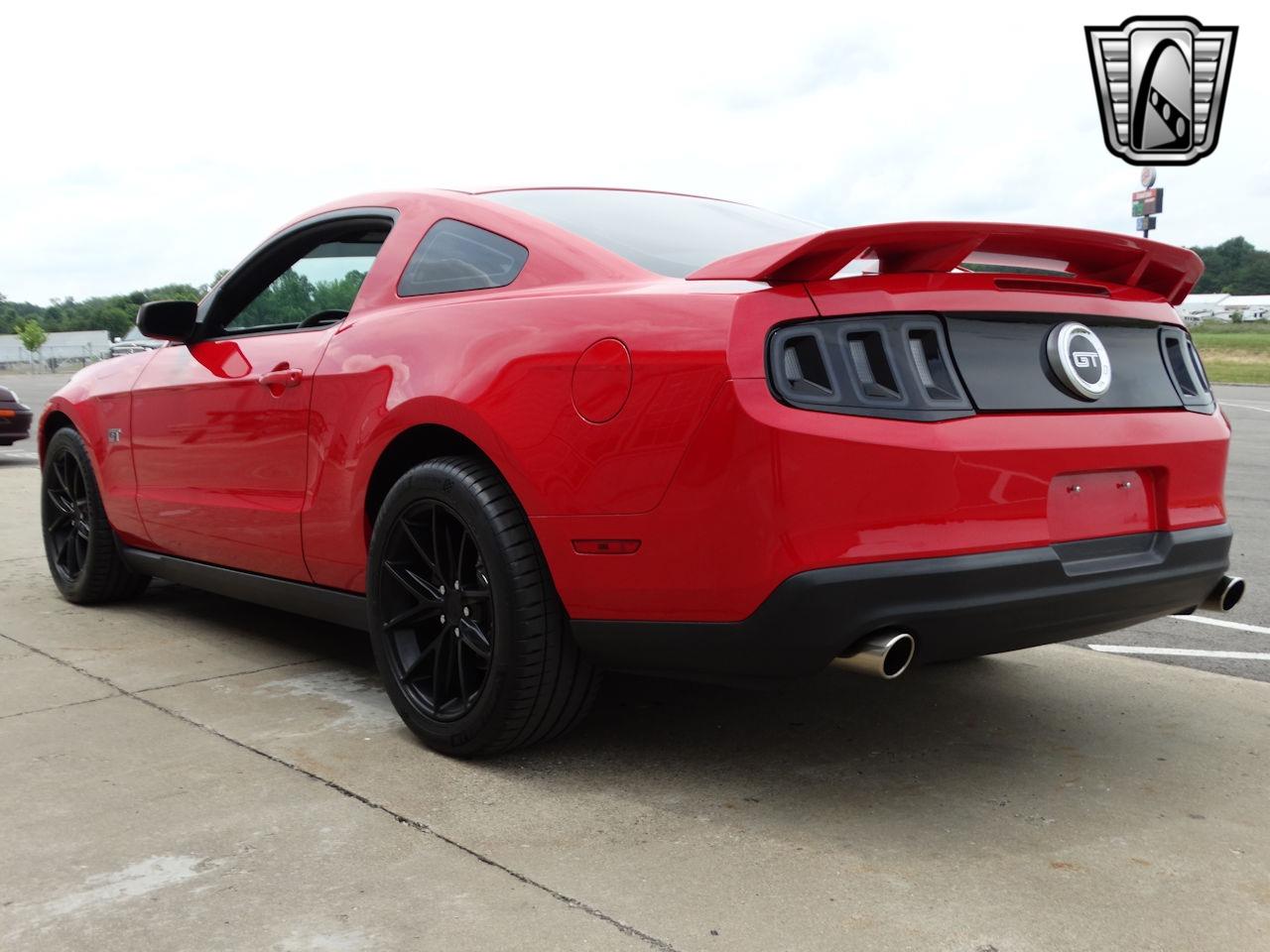 2010 ford mustang
