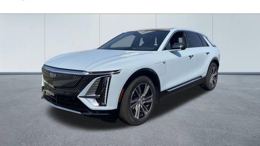 2024 cadillac lyriq luxury 2