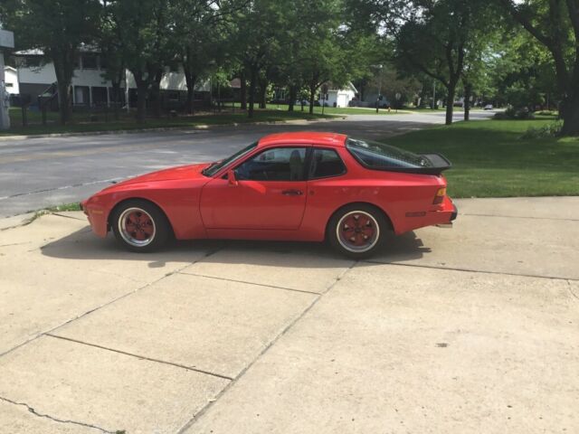 v8ls porsche 944 - red