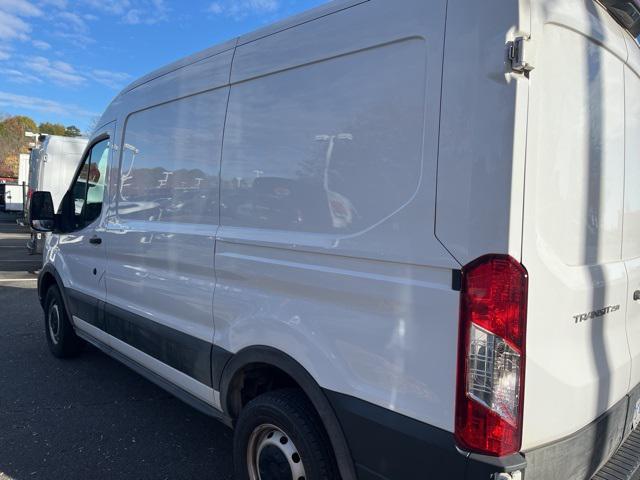 2022 ford transit-150 base