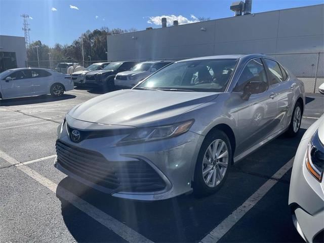 2023 toyota camry le