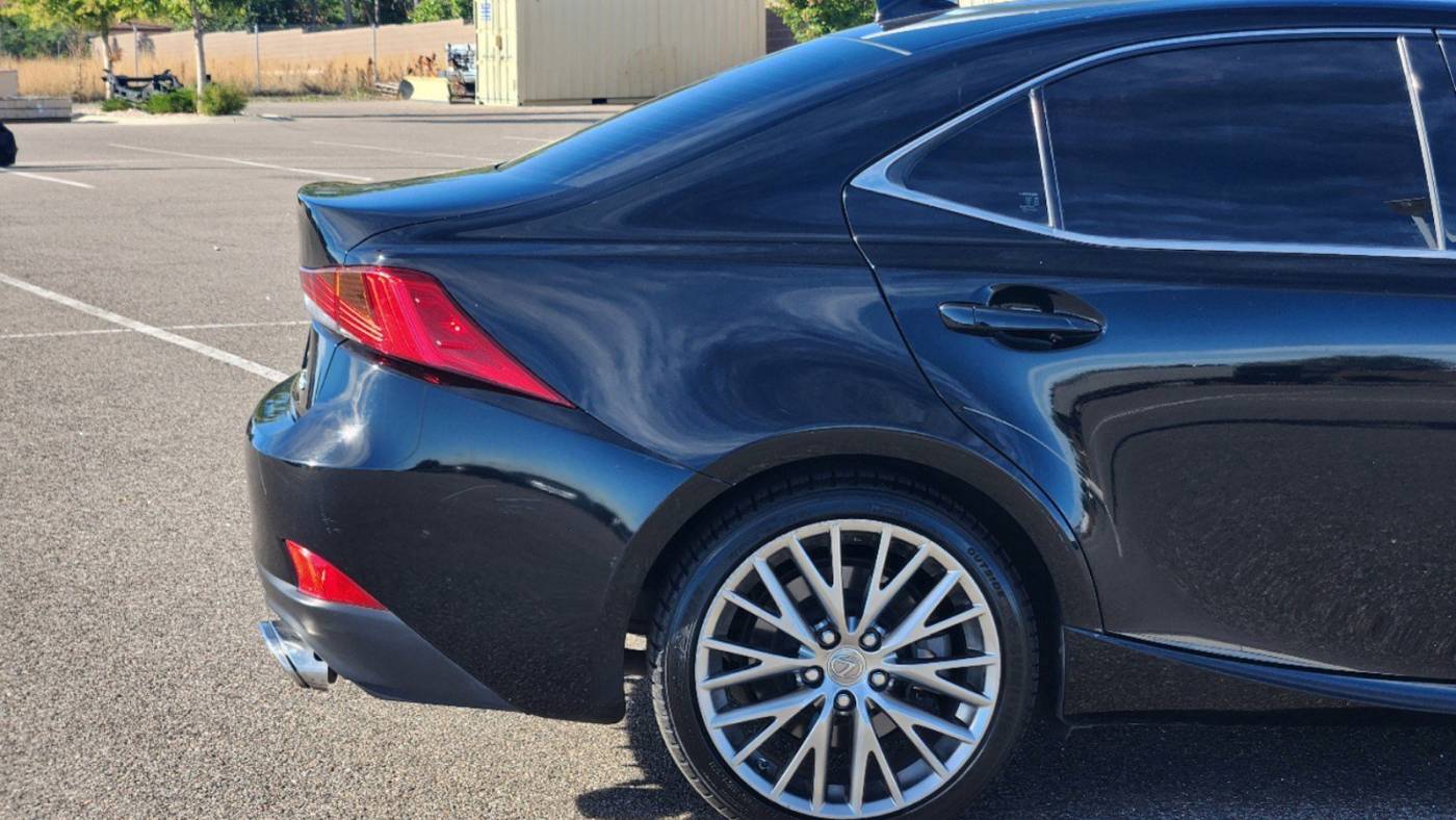 2017 lexus is 300 base