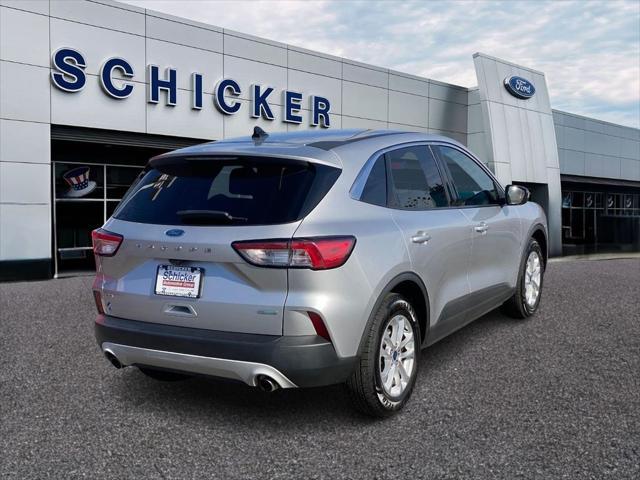 2020 ford escape se