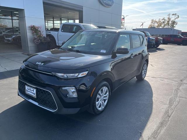 2022 kia soul lx