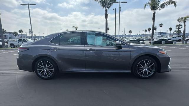 2023 toyota camry hybrid xle