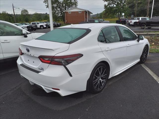 2022 toyota camry se